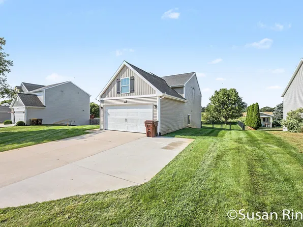 282 Vansen Dr, Kent City, MI 49330