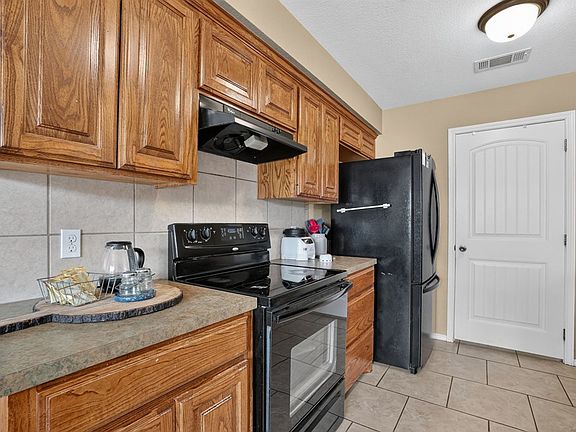 4th image of 1212 E Nobles Ave