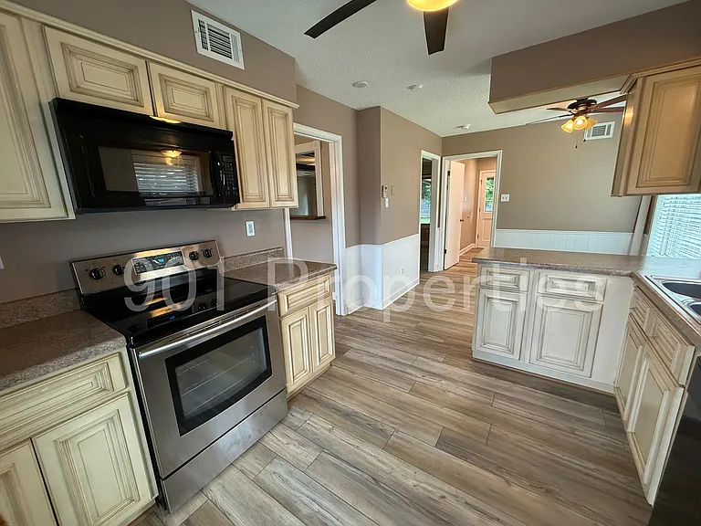 3016 Ingleside Dr — Photo 5