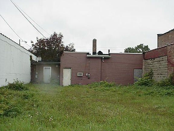 2nd image of 2319 Lincolnway W