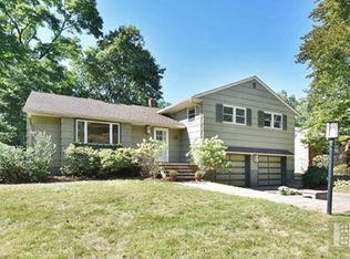10 Victoria Ter, Montclair, NJ 07043