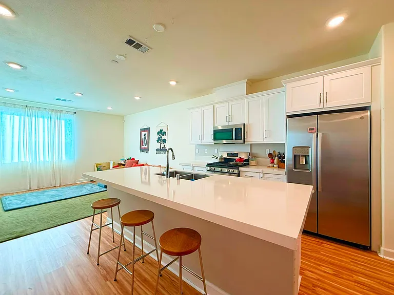 1859 Montage Ave — Photo 7