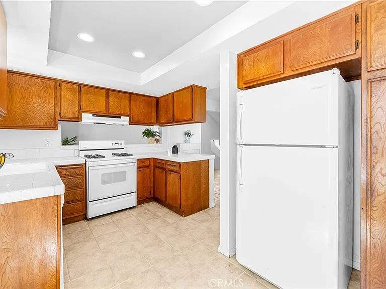 1407 Lakeside Ln — Photo 25