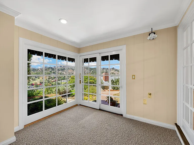 1071 E Avocado Crest Rd — Photo 22
