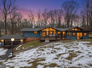 9508 Watts Rd, Great Falls, VA 22066