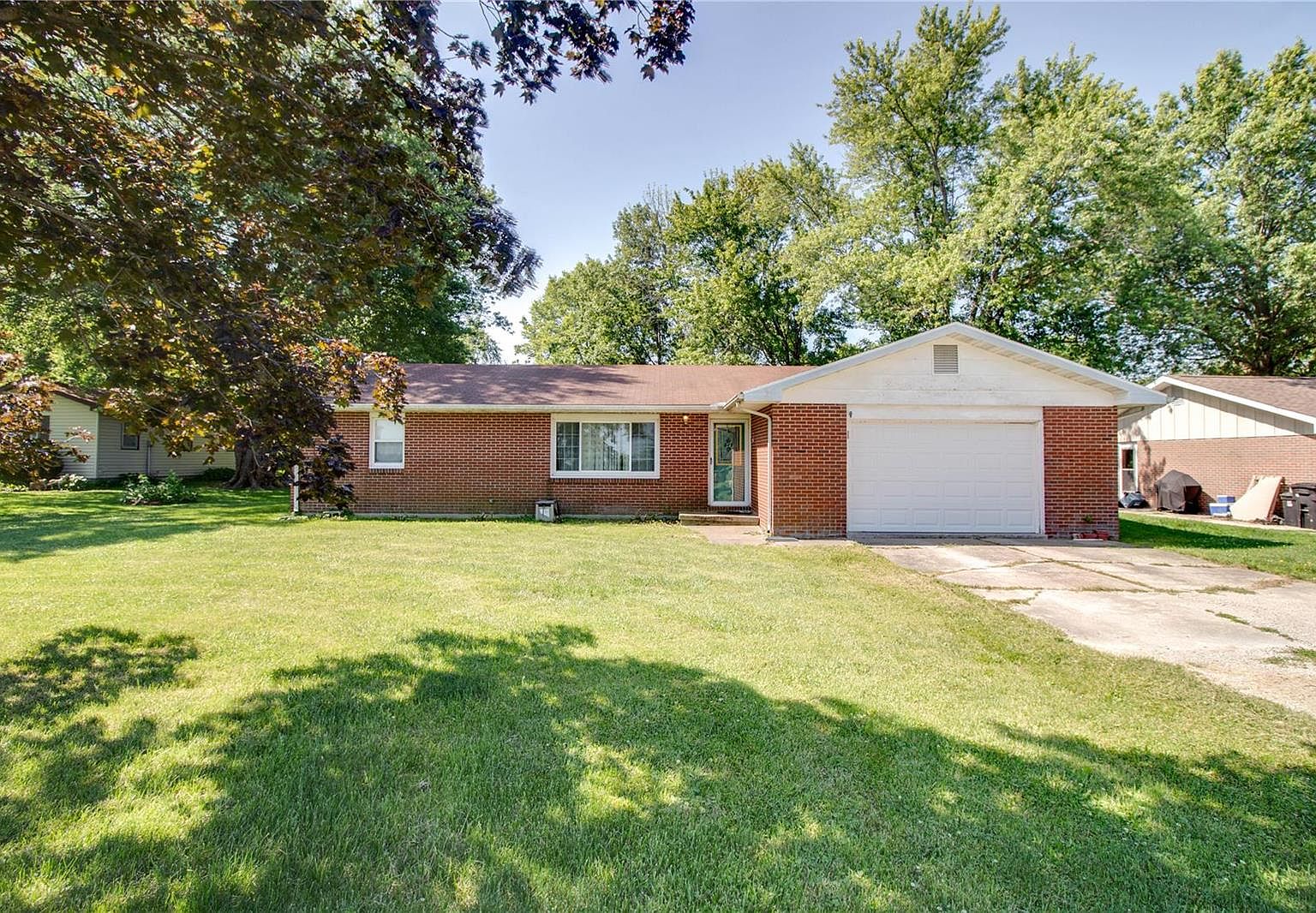 715 Carlinville Rd, Shipman, IL 62685 Zillow
