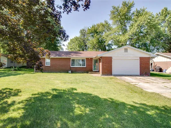 715 Carlinville Rd, Shipman, IL 62685