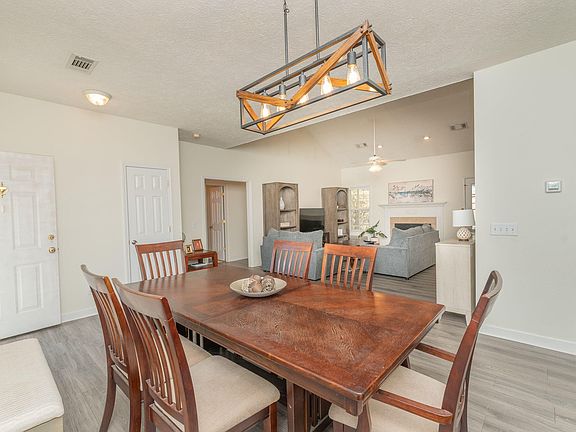 5th image of 17 Emerald Rdg