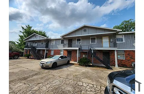 4311 Yellowstone Blvd Photo 1