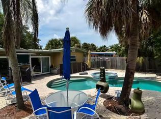 349 Avenida Madera, Sarasota, FL 34242