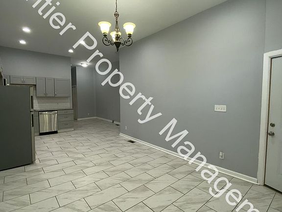 3rd image of 2722 Miami St #2B-2BA-1000SQFT