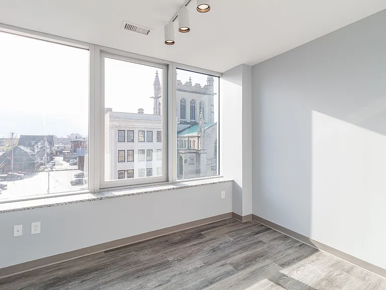 3101 Euclid Ave — Photo 38