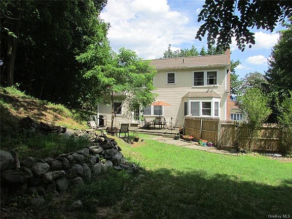4th image of 1 Hillside Ct