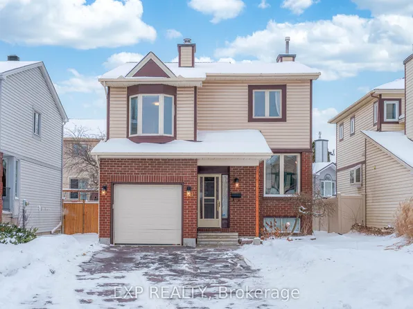 4 Huntersfield Dr, Ottawa, ON K1T 3E4