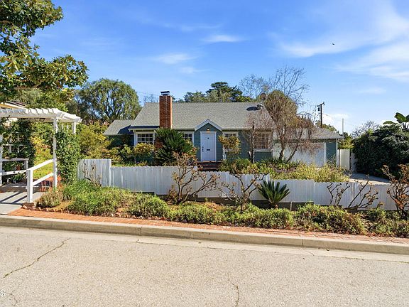 2nd image of 320 Toyon Rd