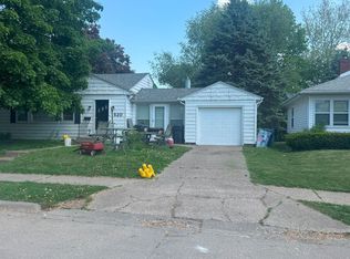 520 15th Ave N, Clinton, IA 52732