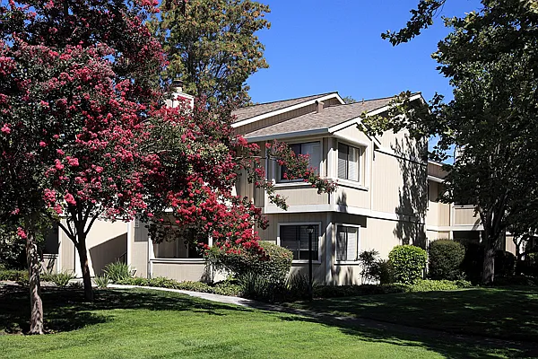 Vintage Ridge Apartments — Photo 12