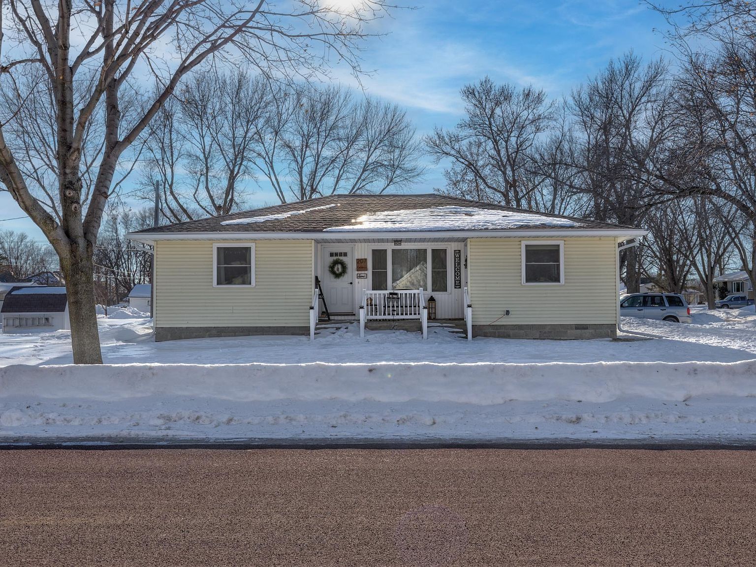 207 W 3rd St, Minneota, MN 56264 Zillow
