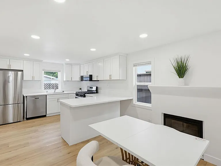 4853 Long Branch Ave — Photo 3