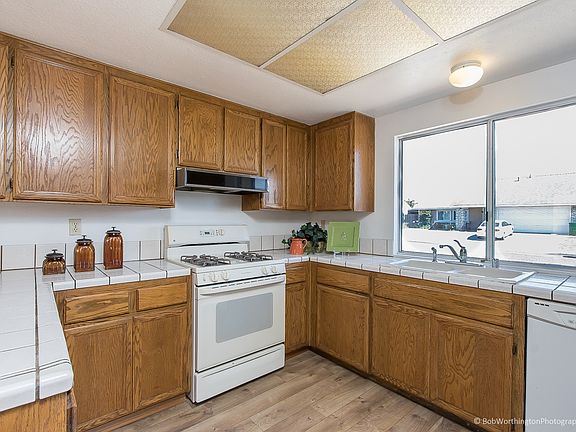 3rd image of 10240 Easthaven Dr