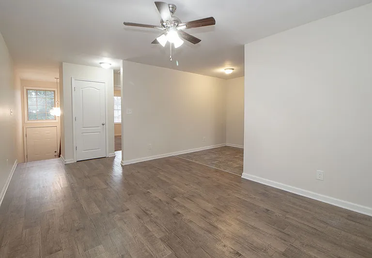 505 E Havendale Ct — Photo 3