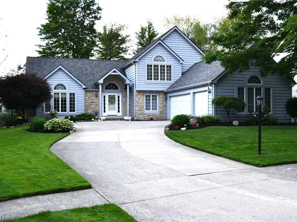 13945 Trenton Oval, Strongsville, OH 44136