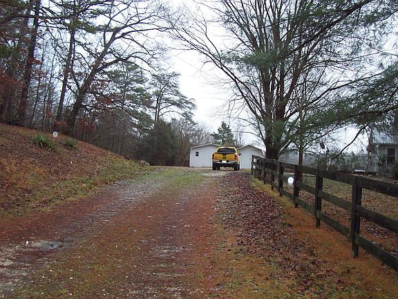 3rd image of 3698 Highway 52 W