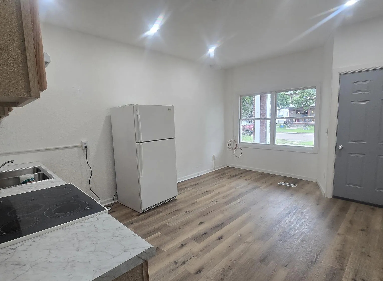 2 bed, 650 sqft, $1,050 — Photo 3