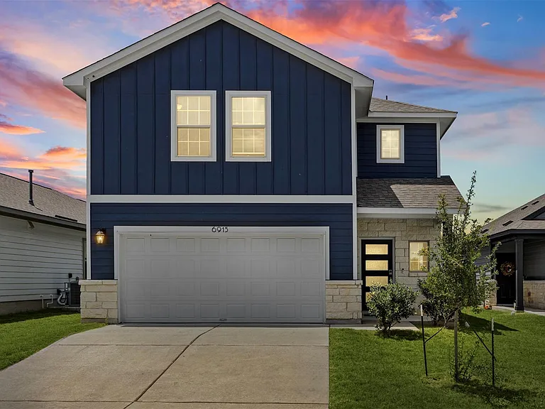 6915 Tiznow Ln — Photo 1