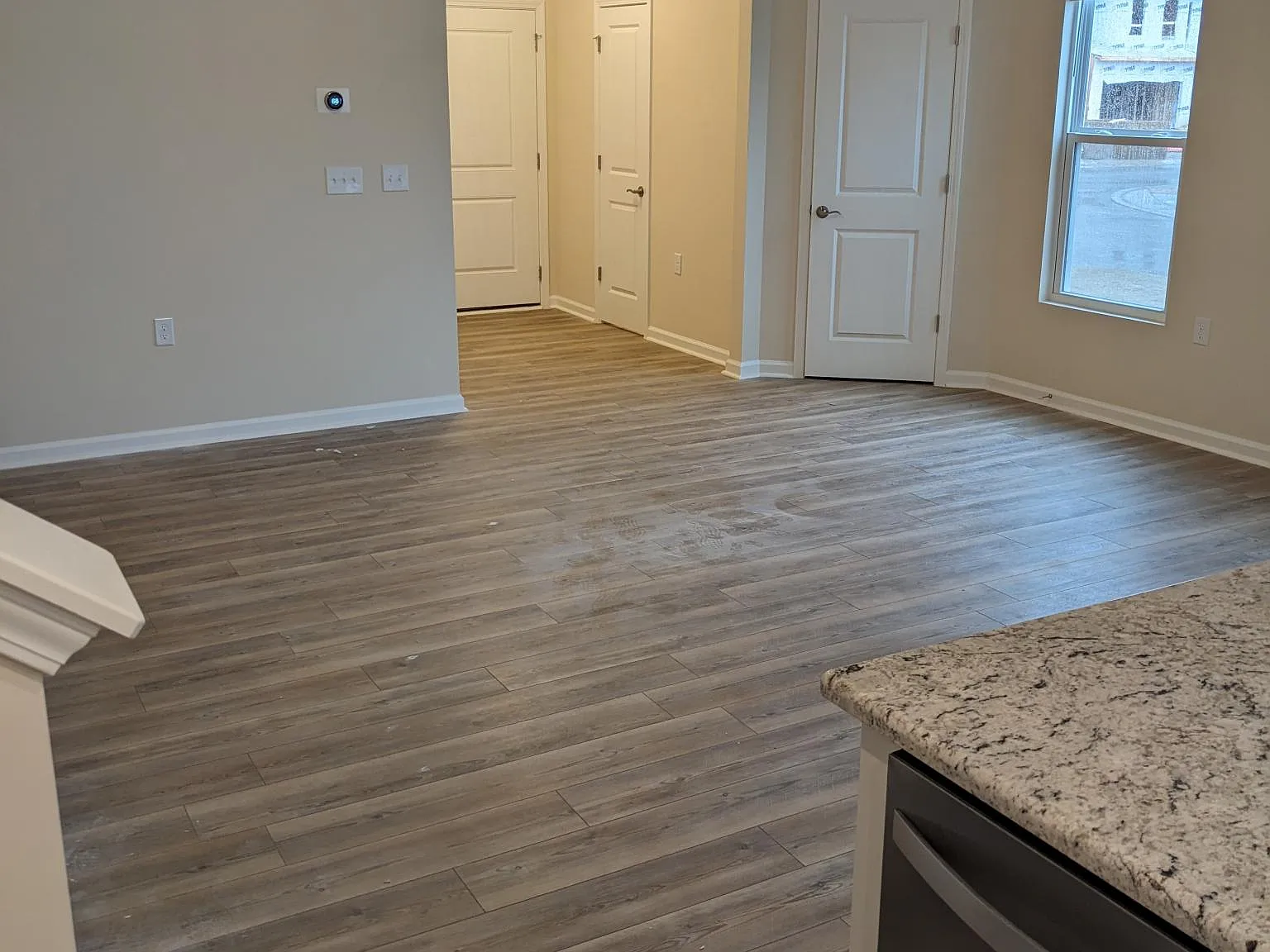 3 bed, 2.5 bath, 1558 sqft, $1,800 — Photo 4