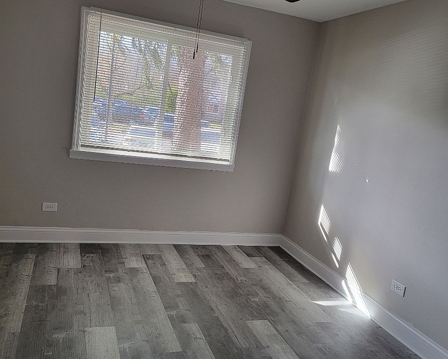 2nd image of 9S101 Lake Dr Building 104-22