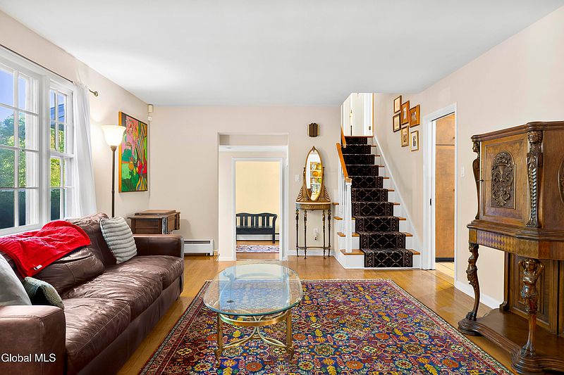 4th image of 38 Milner Avenue