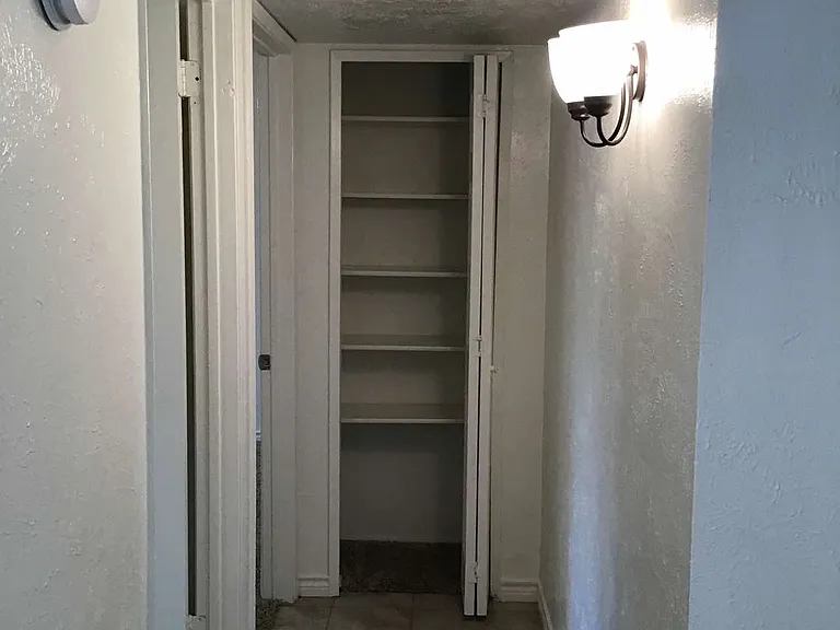 2622 Meadowview Dr — Photo 22