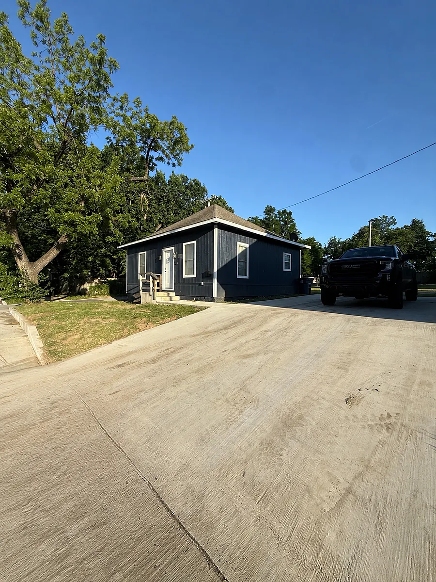 Building Photo - 1302 S Quincy Ave #C