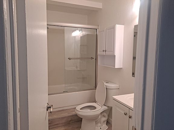 5th image of 822 10th St #0