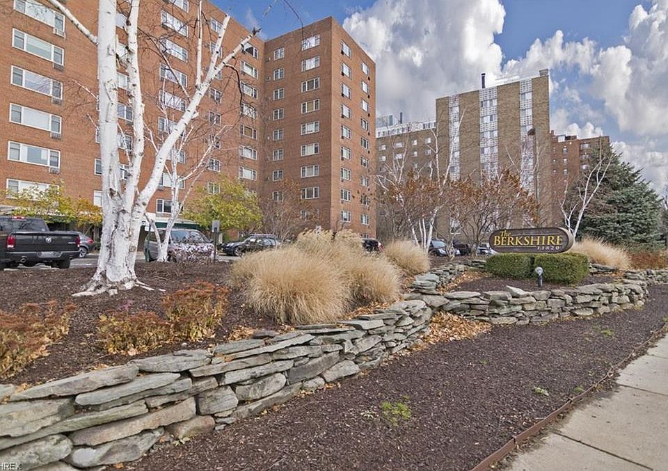 1st image of 11820 Edgewater Dr APT 711