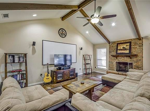 3rd image of 1424 Country Meadows Dr