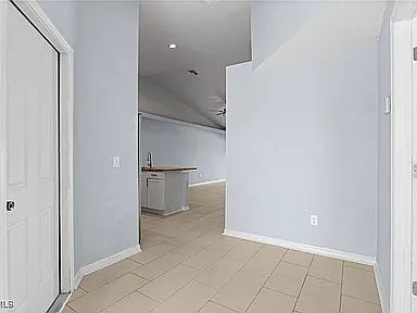 3rd image of 1119 Diplomat Pkwy E