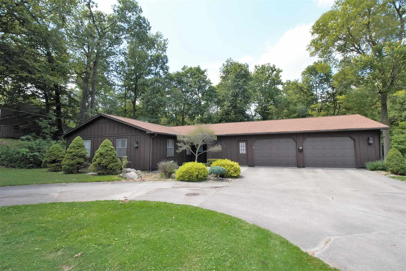 1113 Hickory Hill Dr photo 1