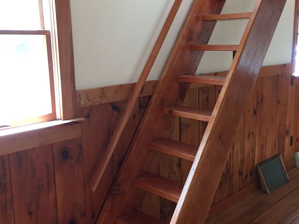 Godeffroy rd loft stairs