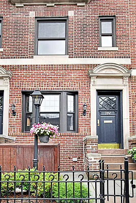 Rented by Compass | media 21