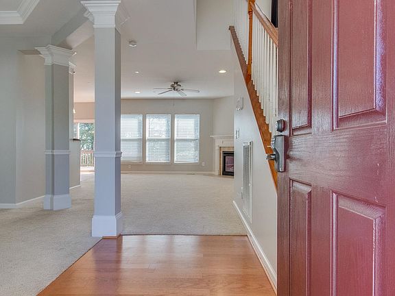 4th image of 715 Arbor Springs Dr