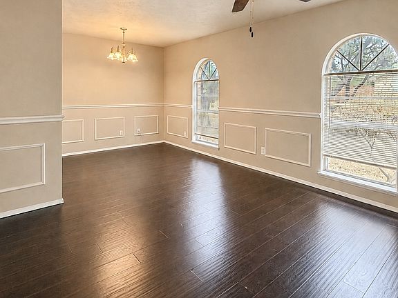 3rd image of 2937 Emberwood Dr