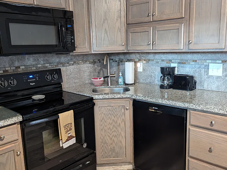 1087 S Calle De Las Casitas — Photo 2
