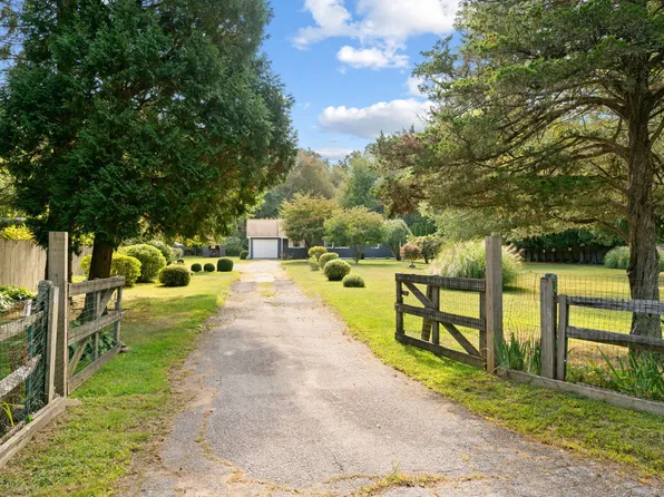 5 Stoneleigh Knolls, Old Lyme, CT 06371