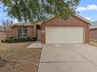 656 Handle Dr, Crowley, TX 76036