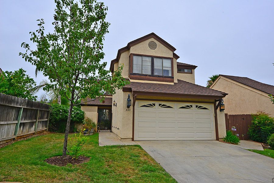 1st image of 880 Venice Gln