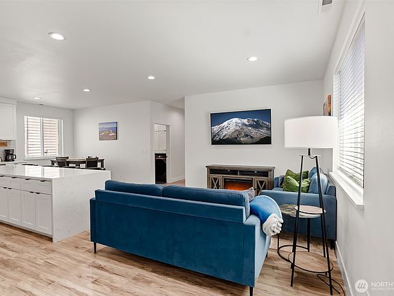 5th image of 6078 Murray Way NE