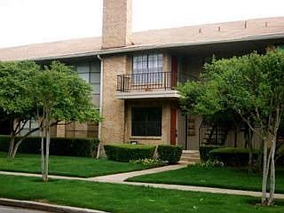 1st image of 4211 Newton Ave #116