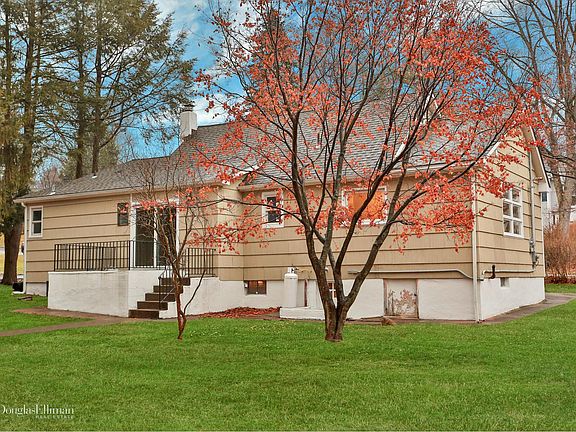 3rd image of 23 Cardoza Ave